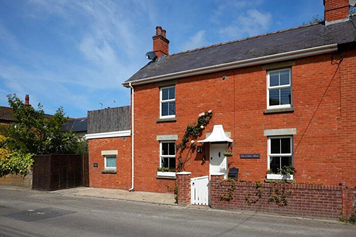 4 Bedroom Semi-Detached House For Sale In Court Street, Tisbury, Salisbury, SP3