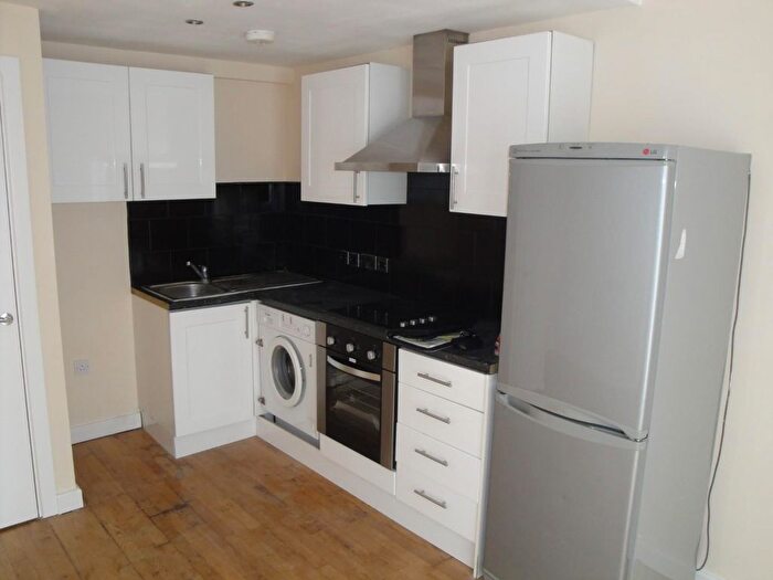 1 Bedroom Flat To Rent In Temple Avenue, Dagenham, RM8