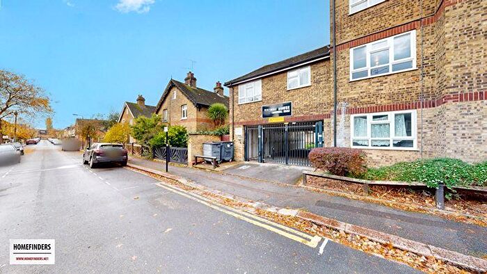 1 Bedroom Flat To Rent In Thornhill Road, Leyton, E10