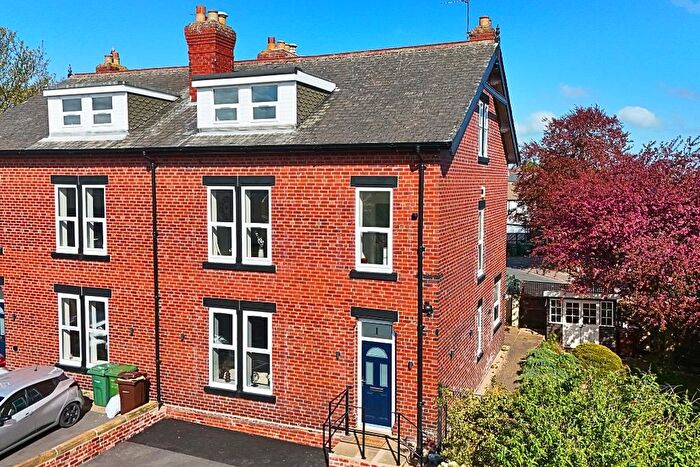 4 Bedroom Semi Detached House For Sale In The Mount, Normanton, WF6
