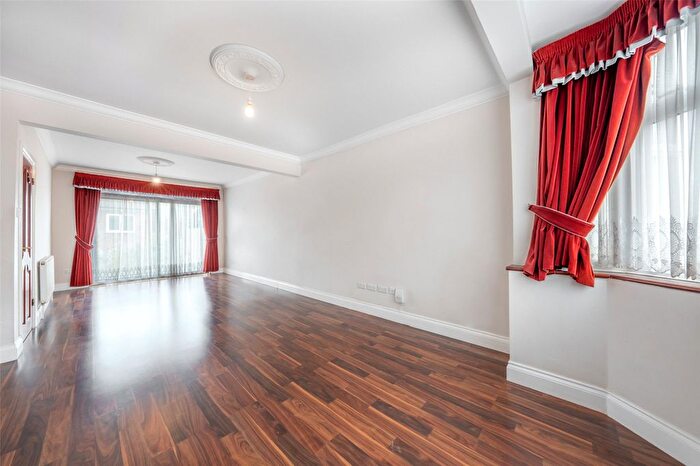 4 Bedroom Terraced House To Rent In Princes Avenue, London, NW9