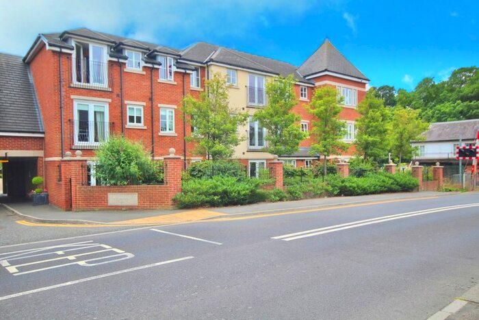1 Bedroom Flat For Sale In Guisborough Road, Nunthorpe, Middlesbrough, Cleveland, TS7