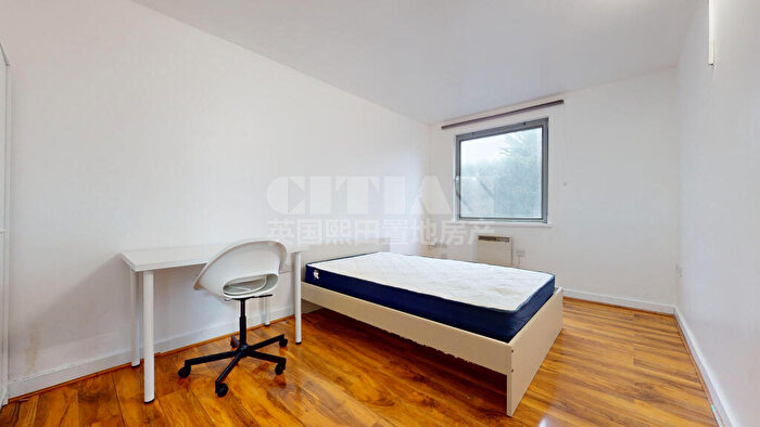 2 Bedroom Flat To Rent In Idaho Building, Deals Gateway, London, SE13