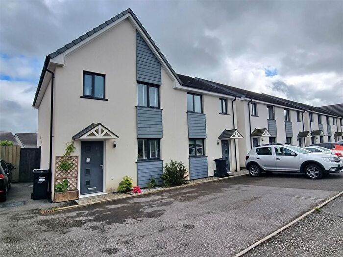 3 Bedroom End Terrace House For Sale In Long Field Road, Launceston, PL15