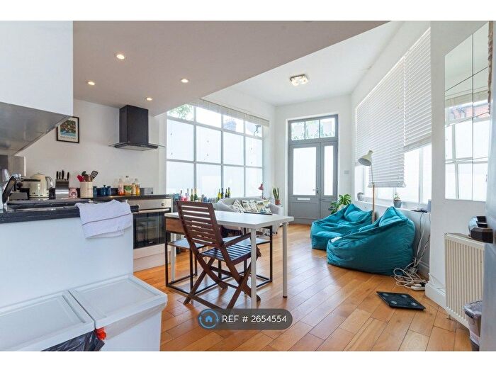 1 Bedroom Flat To Rent In Emu Road, London, SW8