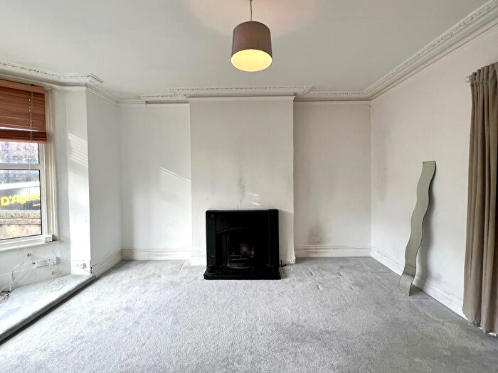 Flat To Rent In Archway Road, N6