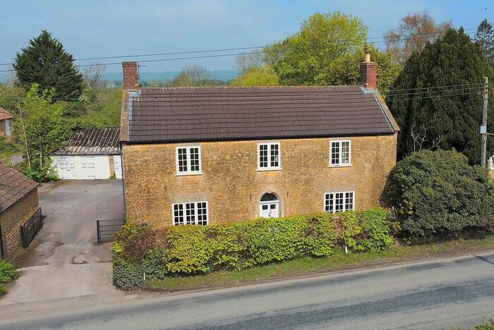 4 Bedroom Villa For Sale In Castle Cary, Somerset, BA7