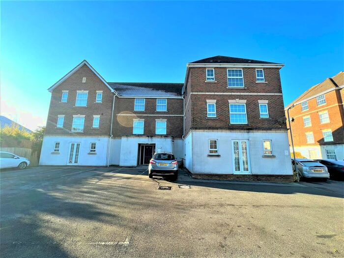 1 Bedroom Flat To Rent In Poplar Close, Bexhill-On-Sea, TN39