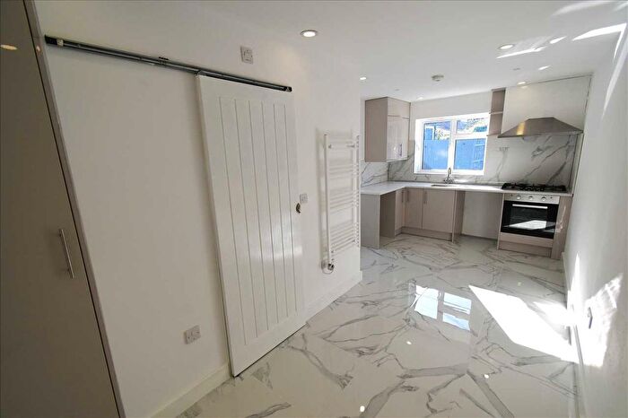 1 Bedroom Studio To Rent In Princes Avenue, Dartford, DA2