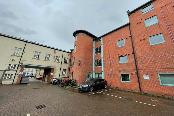 2 Bedroom Flat To Rent In Columbia Place, Fornham Street, Sheffield, South Yorkshire, S2