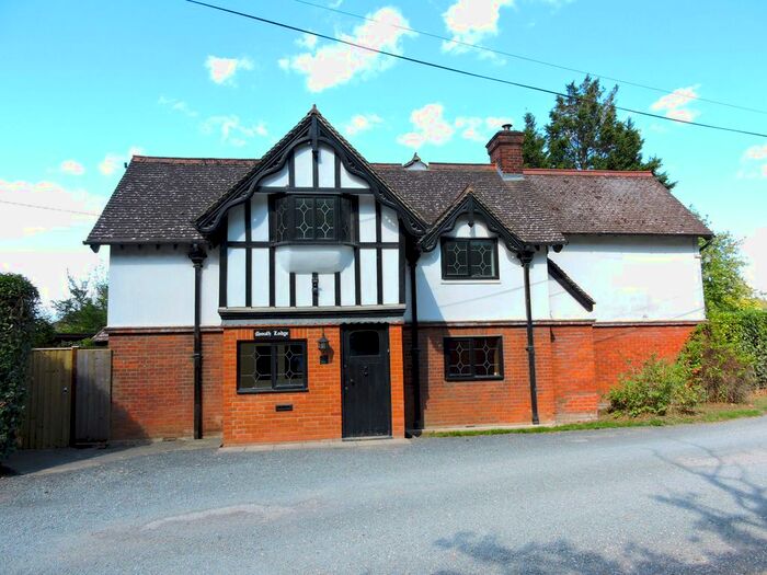 4 Bedroom Detached House For Sale In London Road, Great Leighs, CM77