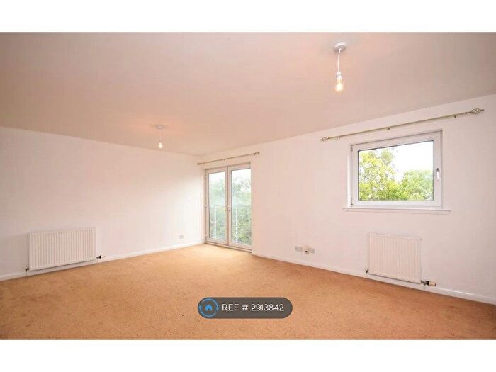 2 Bedroom Flat To Rent In Kemp Street, Hamilton, ML3