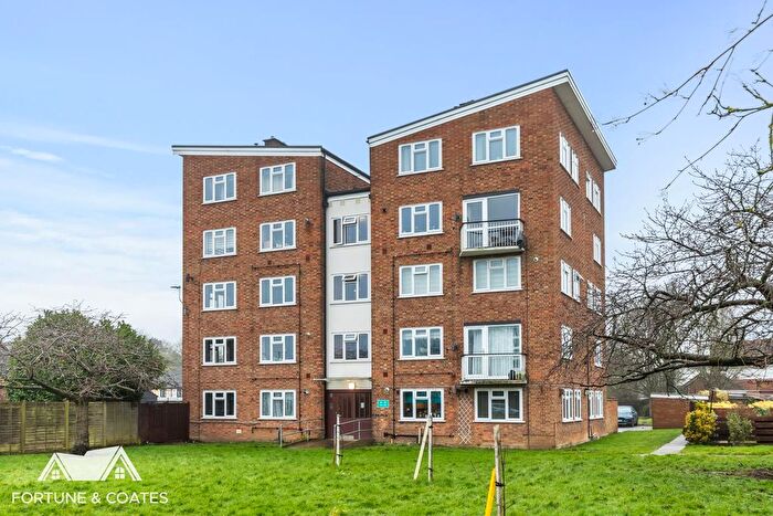 2 Bedroom Maisonette For Sale In Pytt Field, Harlow, CM17