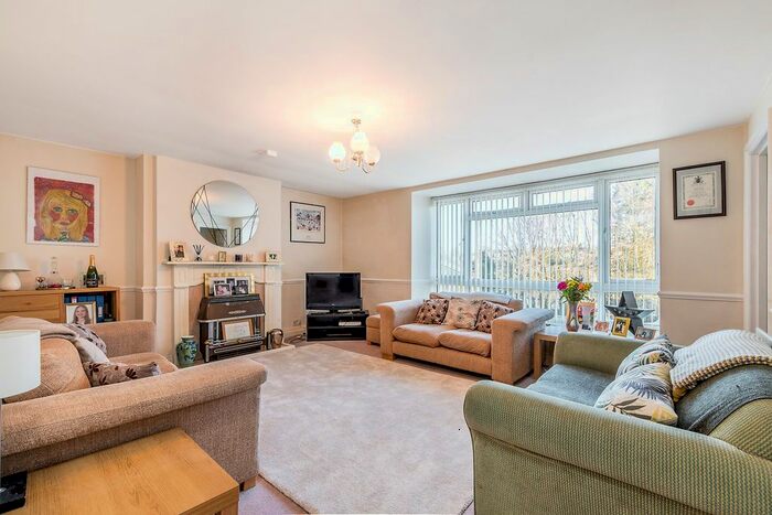3 Bedroom Maisonette To Rent In Valley View, Biggin Hill, Westerham, TN16