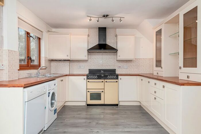 3 Bedroom End Of Terrace House For Sale In Alexander Mcleod Place, Fallin FK7