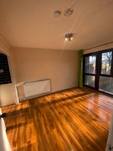 1 Bedroom End Of Terrace House To Rent In Harper Road, Beckton E6