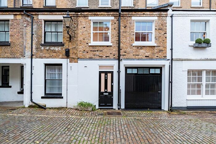 2 Bedroom Property For Sale In Lancaster Mews, Hyde Park, W2