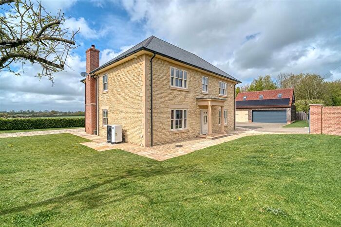 4 Bedroom Detached House For Sale In Rivers Corner, Sturminster Newton, DT10
