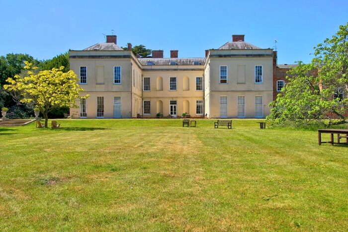 1 Bedroom Flat For Sale In Swallowfield Park, Swallowfield, Reading, RG7