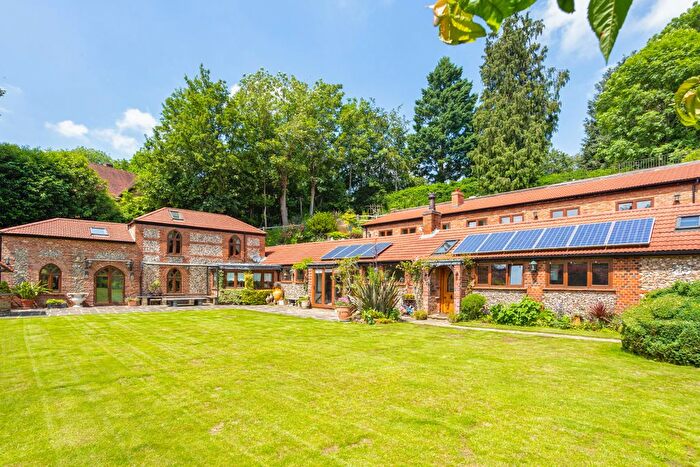 7 Bedroom Detached House For Sale In Farm Lane, Loudwater, Rickmansworth, WD3