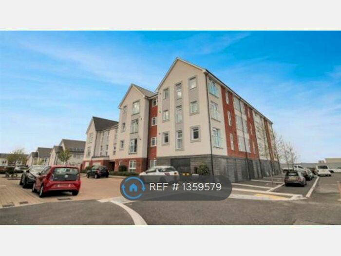 2 Bedroom Flat To Rent In Adams Close, Poole, BH15