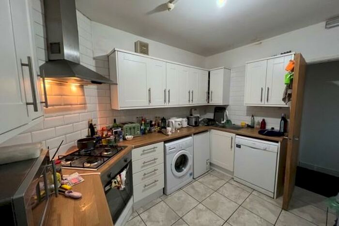 6 Bedroom Terraced House To Rent In Blackweir Terrace Cardiff, CF10