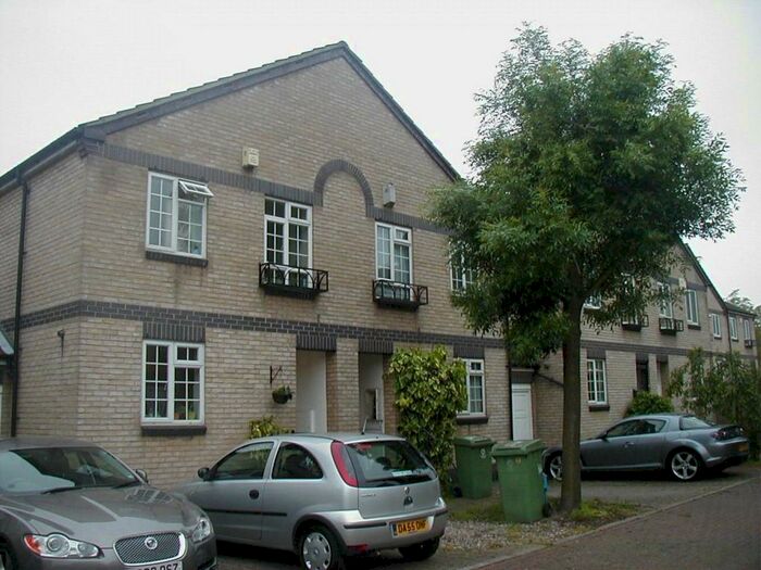 3 Bedroom House To Rent In Chargrove Close, London, SE16