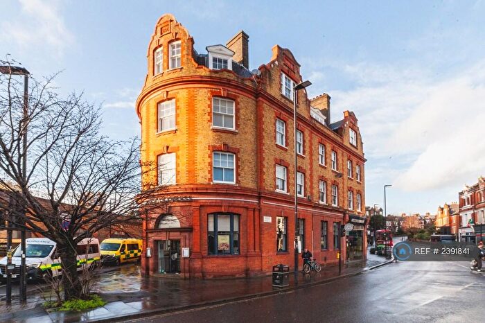 3 Bedroom Flat To Rent In Bank Chambers, London, SE24