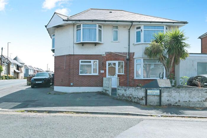 3 Bedroom Flat For Sale In Columbia Road, Bournemouth, BH10