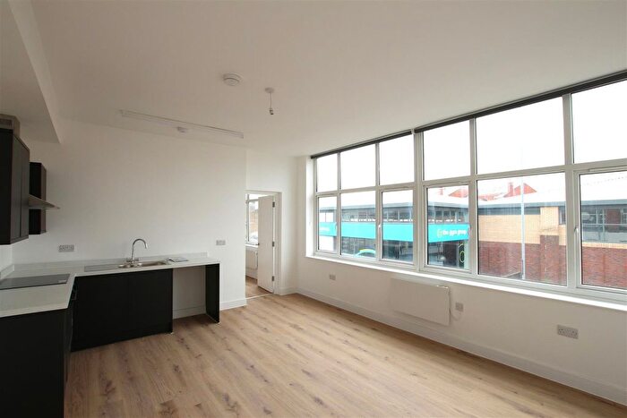 1 Bedroom Flat To Rent In Kettering Road, Northampton, NN1