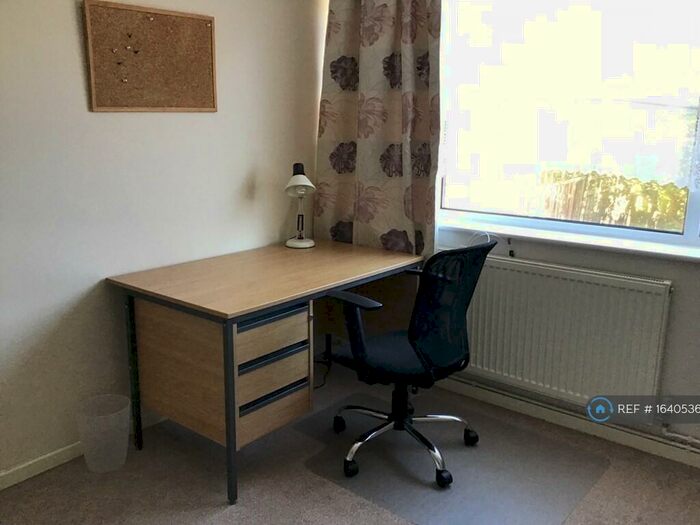 3 Bedroom End Of Terrace House To Rent In Sandy Hill Road, Farnham, GU9