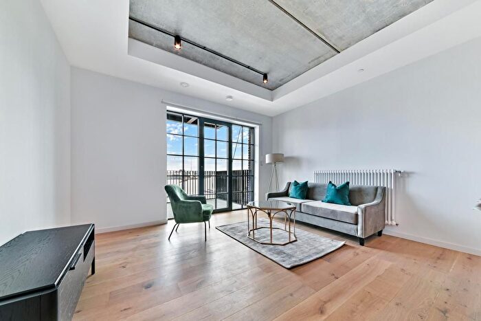 1 Bedroom Flat For Sale In Goodluck Hope Walk, London, E14