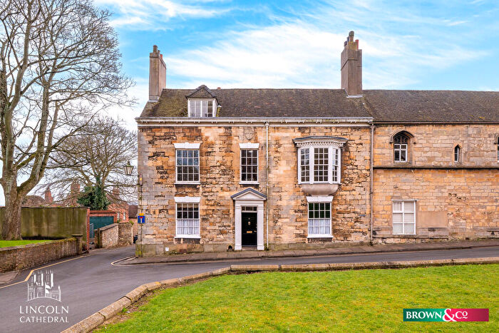 5 Bedroom Semi-Detached House To Rent In Minster Yard, Lincoln, LN2