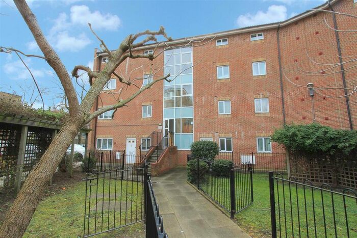 2 Bedroom Flat To Rent In Carmichael Close, Ruislip, HA4