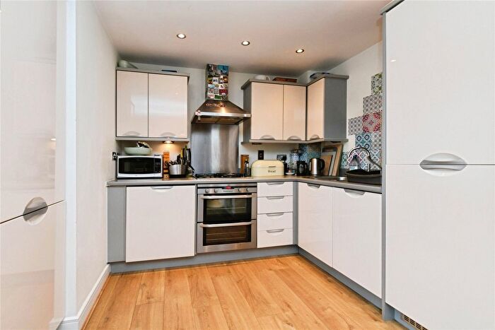 2 Bedroom Flat For Sale In St. Helens Mews, Brentwood, Essex, CM14