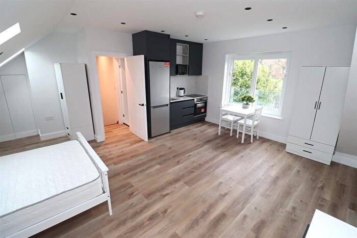 Studio To Rent In Sandall Close, London, W5