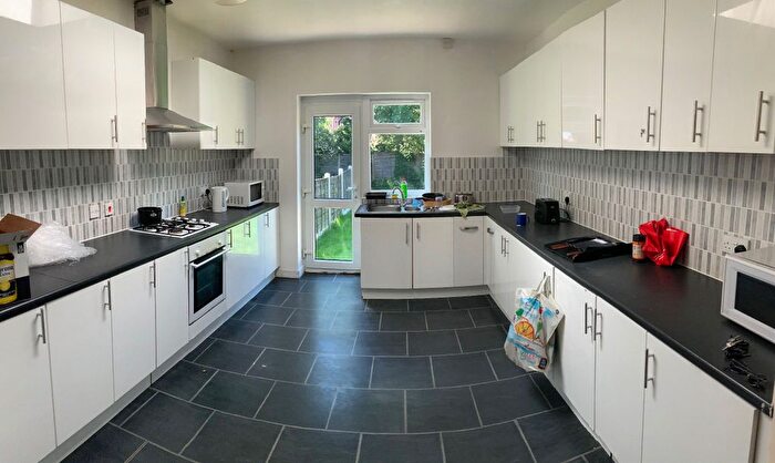 7 Bedroom Terraced House To Rent In Egerton Road, Manchester, M14