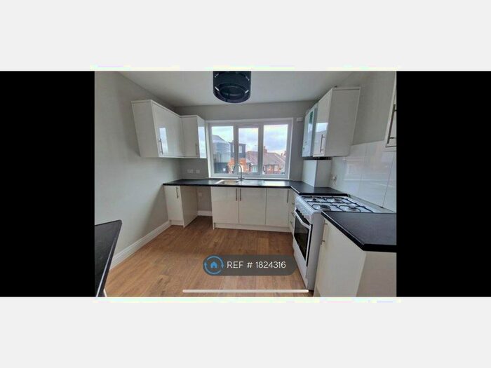 3 Bedroom Flat To Rent In Bristol Road, Selly Oak, Birmingham, B29