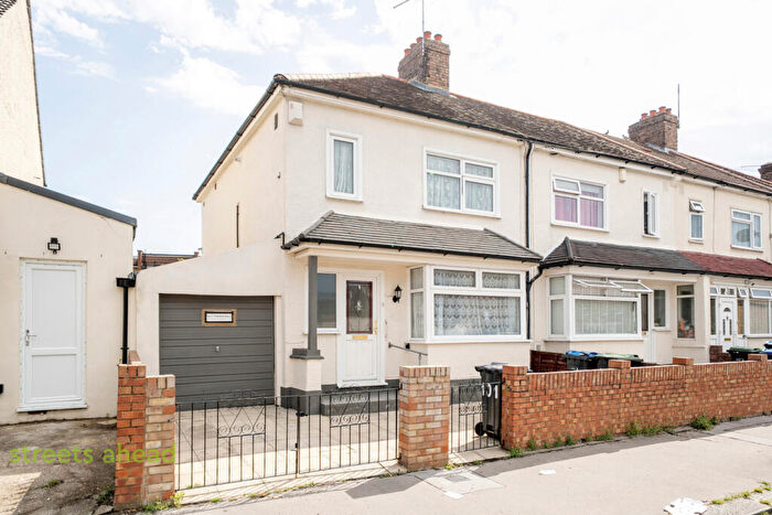 3 Bedroom End Of Terrace House For Sale In Keston Road, Thornton Heath, CR7