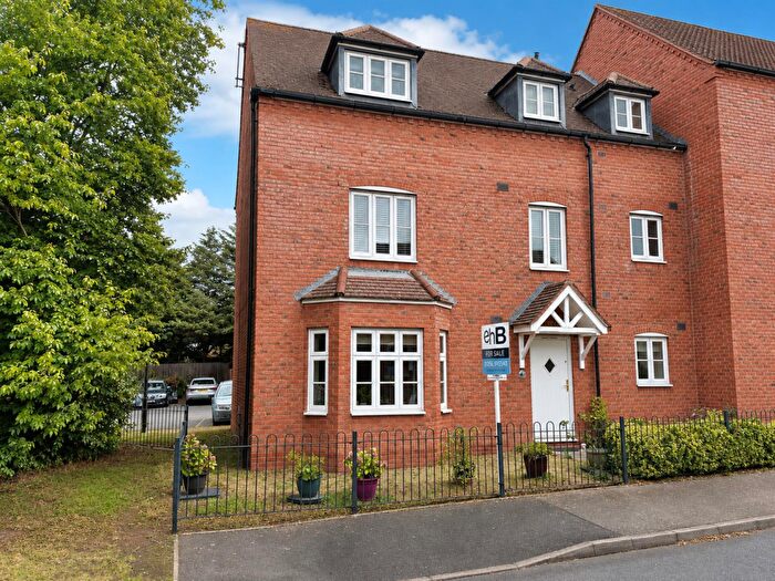 2 Bedroom Flat For Sale In Longfellow Road, Stratford-Upon-Avon, CV37