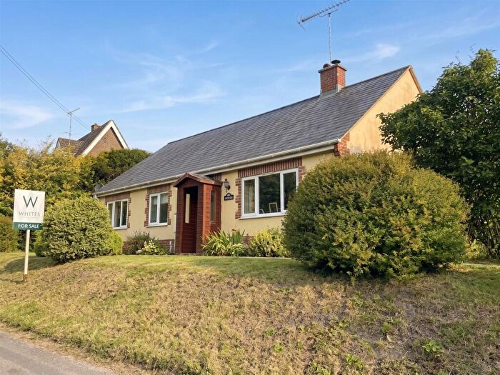 4 Bedroom Chalet For Sale In Pound Street, Ebbesbourne Wake, Salisbury, SP5