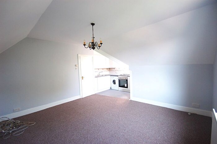 1 Bedroom Flat To Rent In St Albans Road, Harlesden, London, NW10