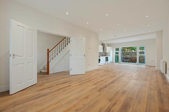 3 Bedroom Property To Rent In Ernest Gardens, Chiswick, London, W4