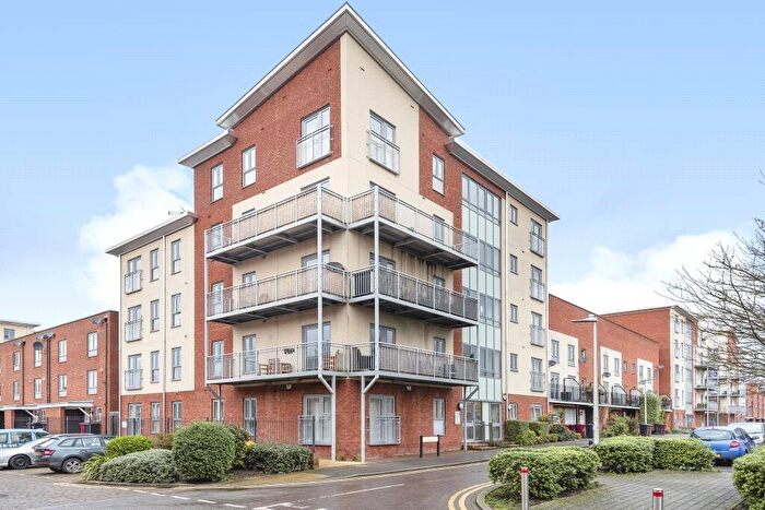 2 Bedroom Apartment To Rent In Battle Square, Reading, Berkshire, RG30