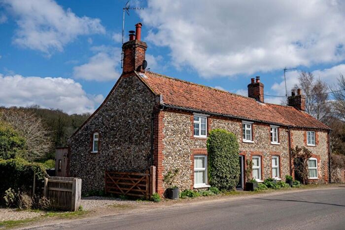 3 Bedroom Semi-Detached House For Sale In Letheringsett, NR25