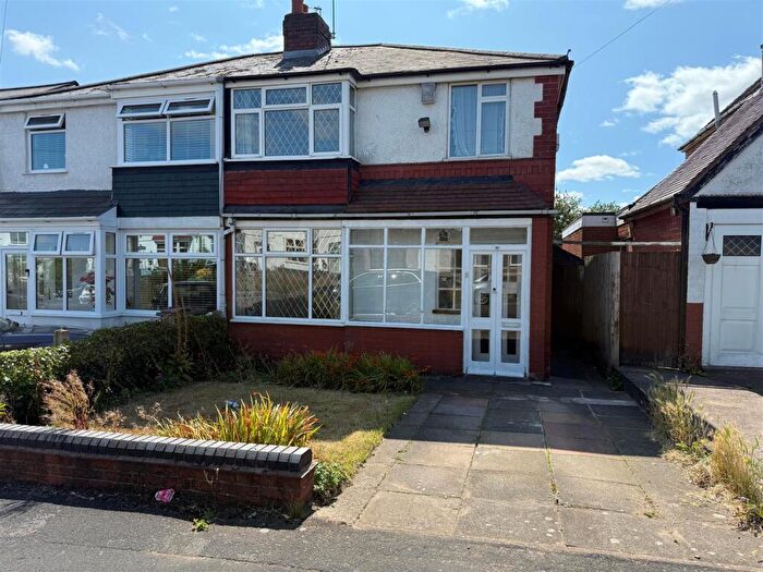 3 Bedroom Semi Detached House For Sale In Aubrey Road, Quinton, Birmingham, B32