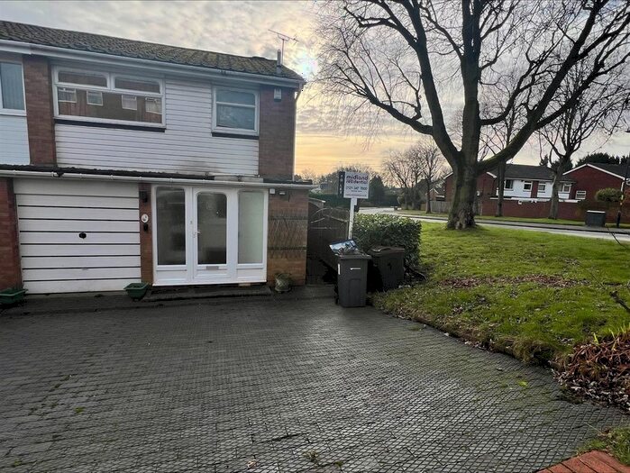 3 Bedroom Semi Detached House To Rent In Hunstanton Avenue, Harborne, B17
