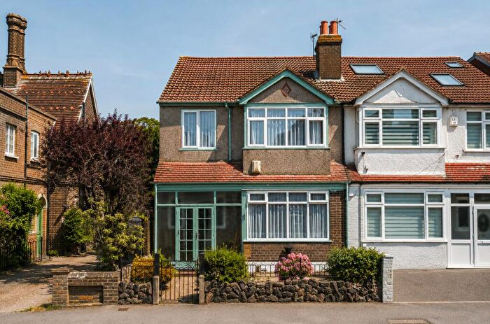 3 Bedroom Semi Detached House For Sale In Commonside East, Mitcham, CR4
