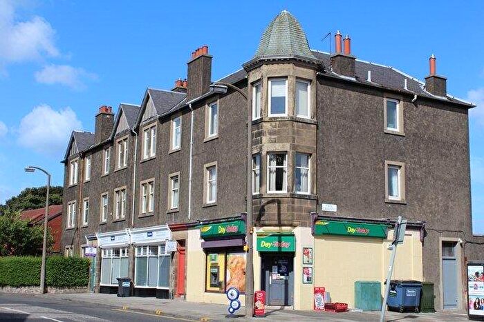 2 Bedroom Flat To Rent In Lasswade Road, Liberton, Edinburgh, EH16