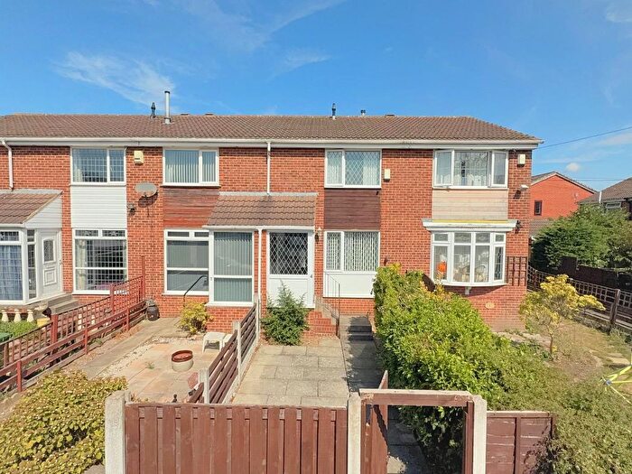 2 Bedroom Terraced House For Sale In Highfield Garth, Wortley, LS12